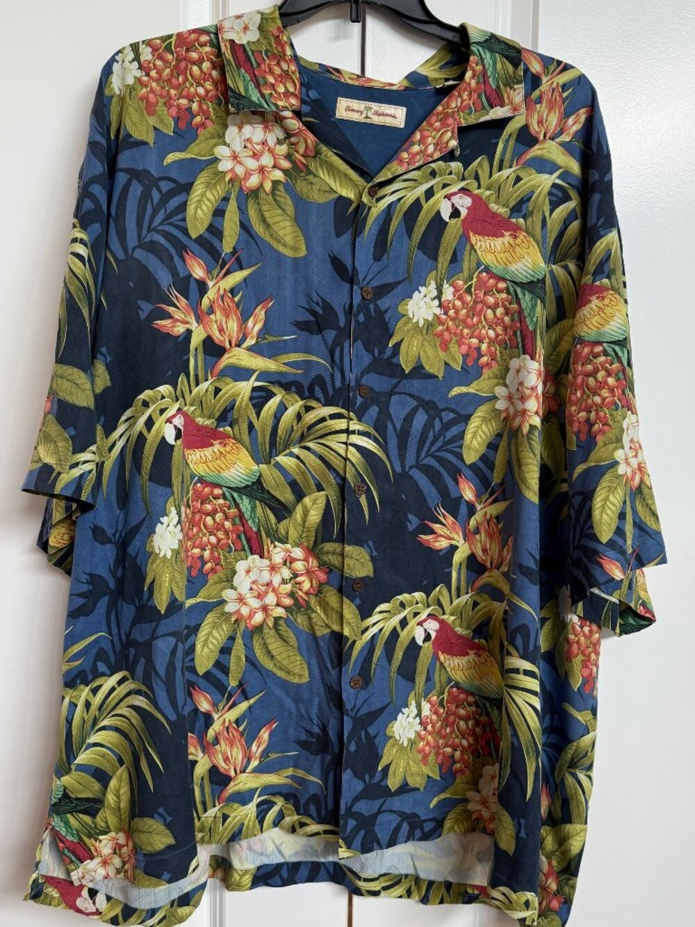 Tommy Bahama "Parrots of the Caribbean" Silk Hawaiian / Tropical shirt size 3XB
